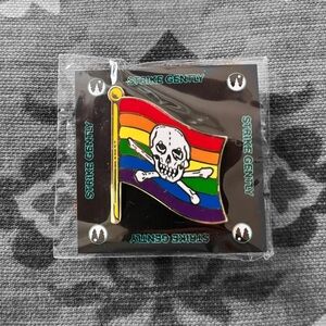 Large Rainbow pirate pin 🖤